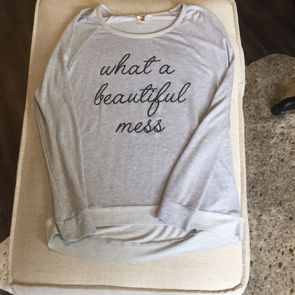 Graphic gray light pull over